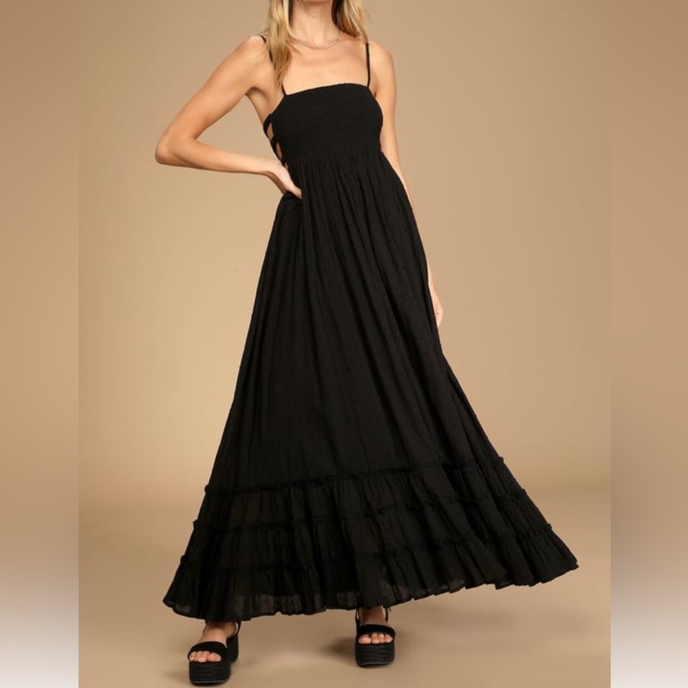 ***NO LONGER AVAILABLE *** Lulus Smocked Cutout Tiered Midi Dress